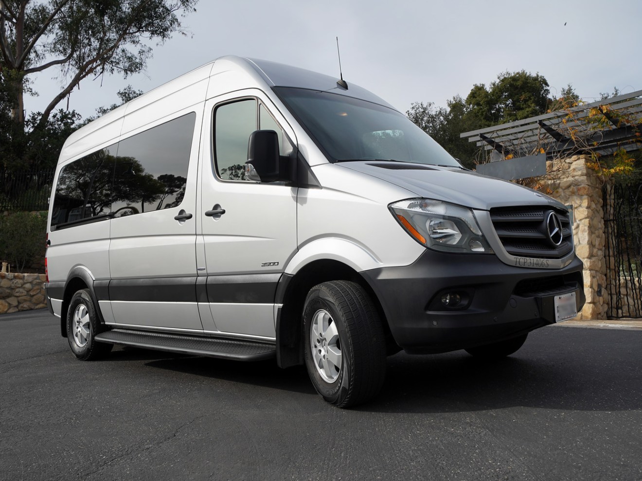Luxuery vehicle for wine tasting in santa barbara county